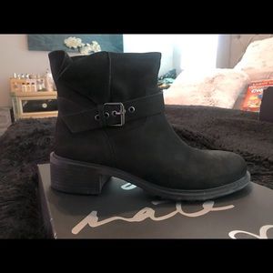 Women’s black Banana Republic Moto booties size 9